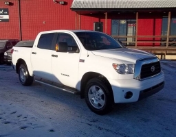 2008 Toyota Tundra SR5, 5.7L, V8, 4x4 - CREW-MAX / SUNROOF - 5317 21A Avenue S.E