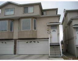 2 Storey, 2 bedroom and BACKS ON THE GREEN of the Country hills GOLF COURSE! (NW - Country Hills)